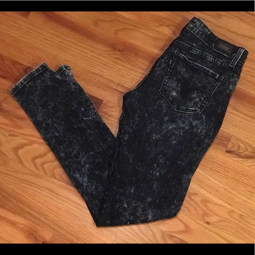 SOLD 🛑 Levi’s Jeans